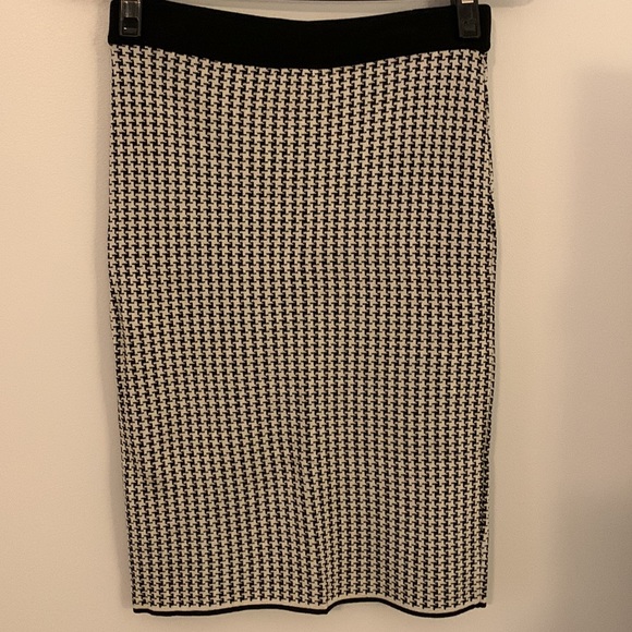 Christian Dior Knit Knee-length Skirt - Picture 5 of 7